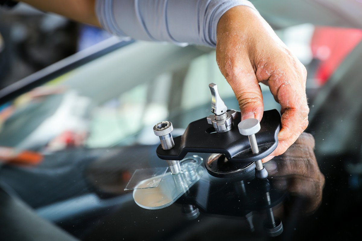 Uszczelnianie szyb samochodowych